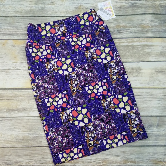 LuLaRoe Dresses & Skirts - CCO⬇️ LulaRoe Cassie Skirt Purple Geometric Print